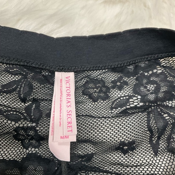 Bombshell Victoria's Secret Black Lace Bra and Panty Set - Picture 4 of 13
